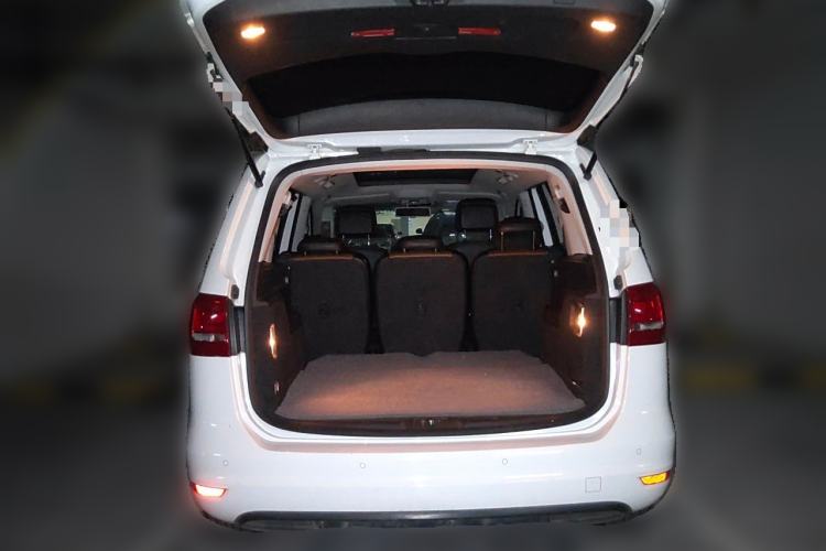Used Volkswagen Sharan 2014 2.0 TSI Comfort Model Trunk