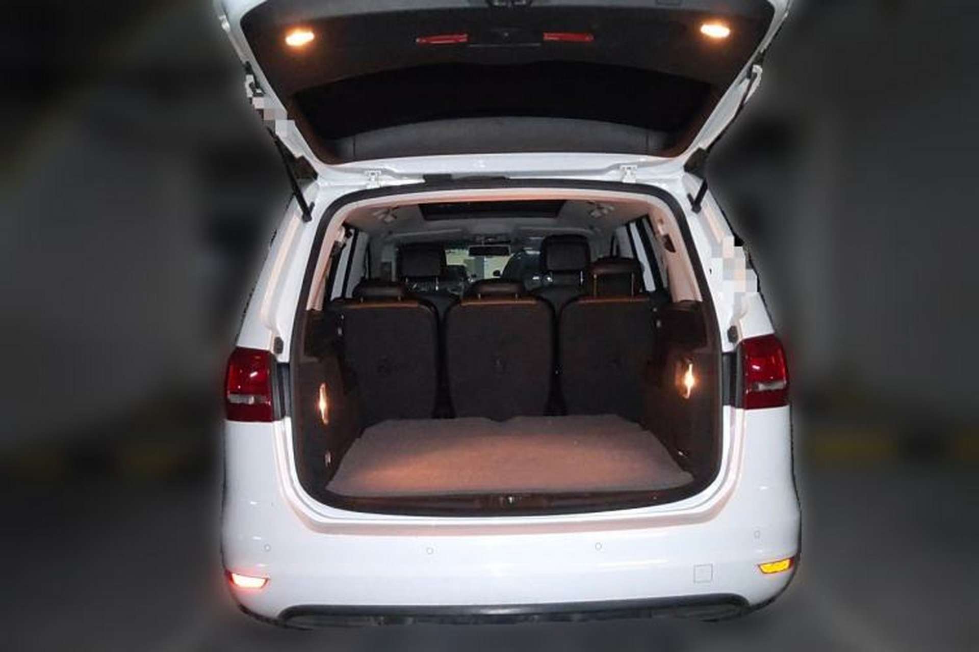 Used Volkswagen Sharan 2014 2.0 TSI Comfort Model Trunk