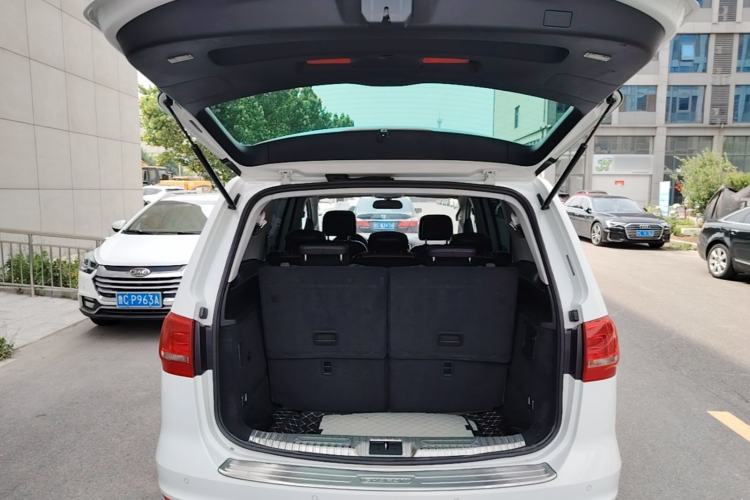 Used Volkswagen Sharan 2014 2.0 TSI Comfort Model Trunk