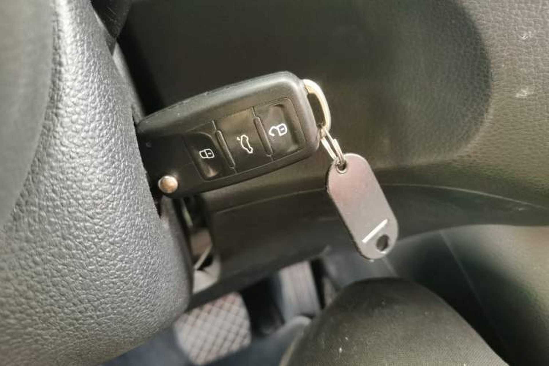 Used Volkswagen Sharan 2014 2.0 TSI Standard Model Vehicle Key