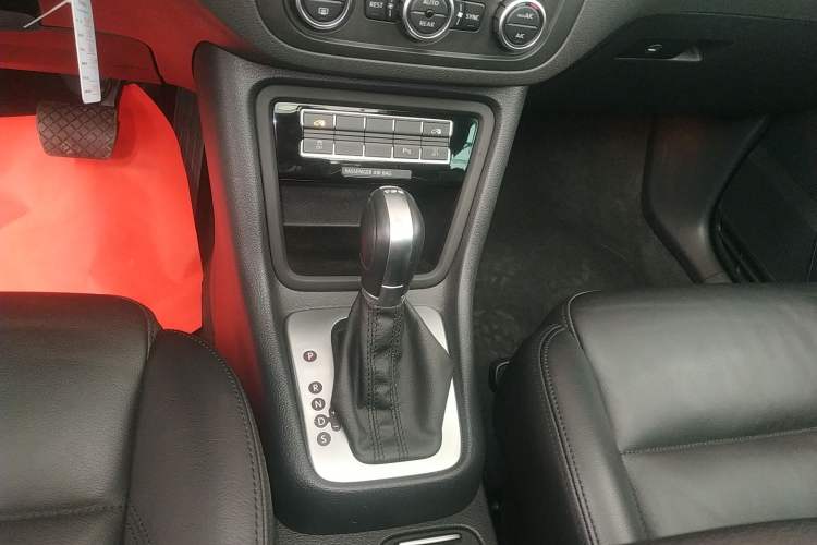 Used Volkswagen Sharan 2014 2.0 TSI Comfort Model Gear Lever