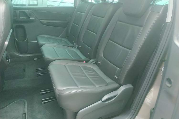 Used Volkswagen Sharan 2014 2.0 TSI Comfort Model Left Rear Seat