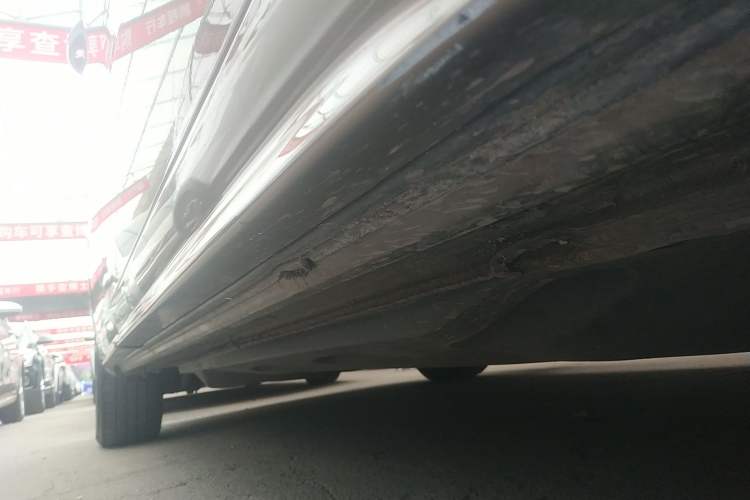 Used Volkswagen Sharan 2014 2.0 TSI Comfort Model Right Side Sill