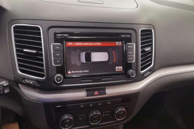 Used Volkswagen Sharan 2015 1.8TSI Comfort Model Audio And AC Panel