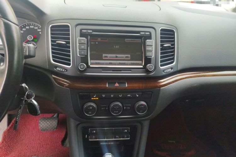 Used Volkswagen Sharan 2015 1.8TSI Comfort Model Audio And AC Panel