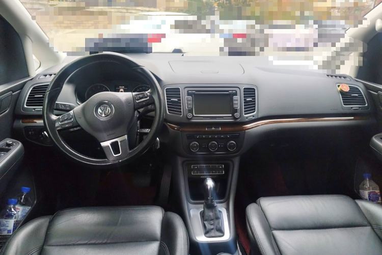 Used Volkswagen Sharan 2015 1.8TSI Comfort Model Center Console