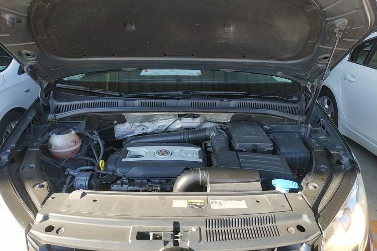 Used Volkswagen Sharan 2015 1.8TSI Comfort Model Engine Bay