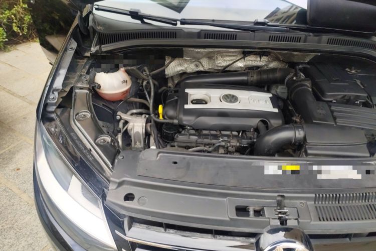 Used Volkswagen Sharan 2015 1.8TSI Comfort Model Engine Bay Right