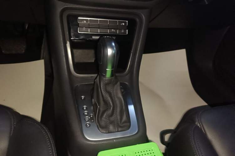 Used Volkswagen Sharan 2015 1.8TSI Comfort Model Gear Lever