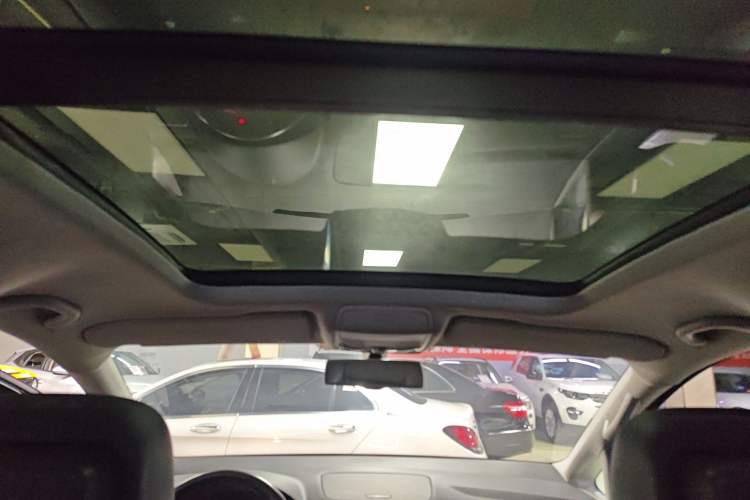 Used Volkswagen Sharan 2015 1.8TSI Comfort Model Headliner