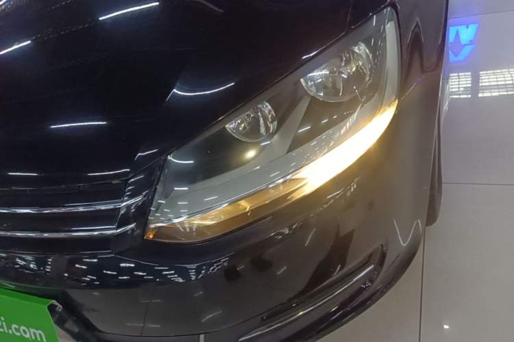 Used Volkswagen Sharan 2015 1.8TSI Comfort Model Left Front Headlight