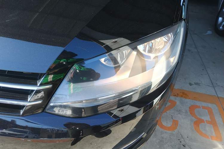 Used Volkswagen Sharan 2015 1.8TSI Comfort Model Left Front Headlight