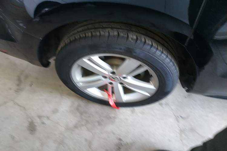 Used Volkswagen Sharan 2015 1.8TSI Comfort Model Right Rear Wheel Hub
