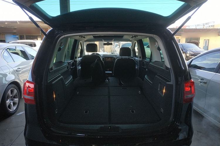 Used Volkswagen Sharan 2015 1.8TSI Comfort Model Trunk