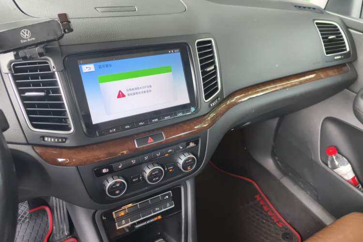 Used Volkswagen Sharan 2015 1.8TSI Comfort Model Audio And AC Panel