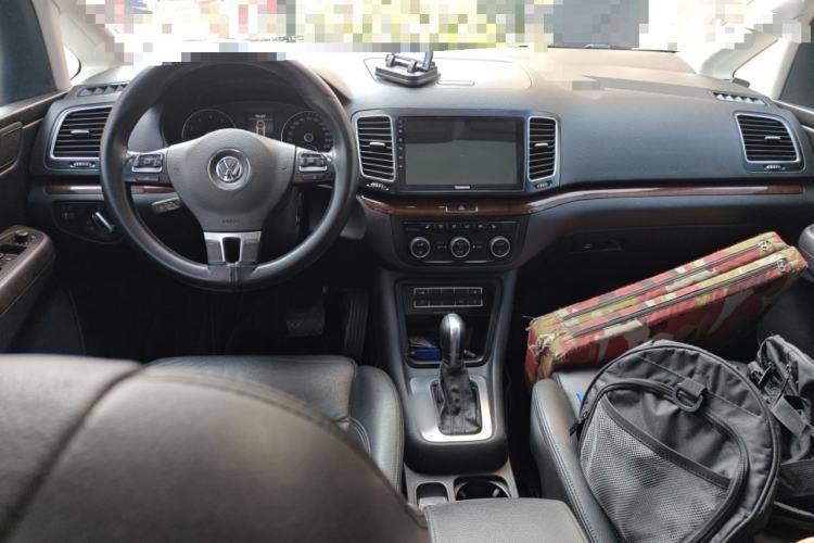 Used Volkswagen Sharan 2015 1.8TSI Comfort Model Center Console