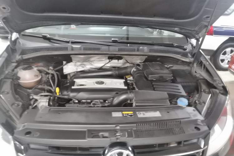 Used Volkswagen Sharan 2015 1.8TSI Comfort Model Engine Bay