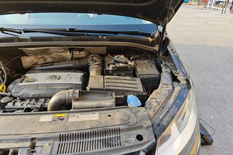 Used Volkswagen Sharan 2015 1.8TSI Comfort Model Engine Bay Left