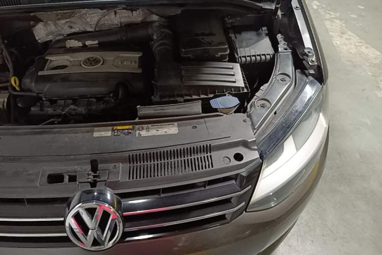 Used Volkswagen Sharan 2015 1.8TSI Comfort Model Engine Bay Left
