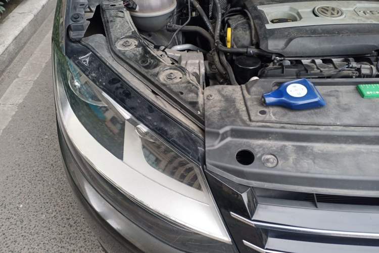 Used Volkswagen Sharan 2015 1.8TSI Comfort Model Engine Bay Right