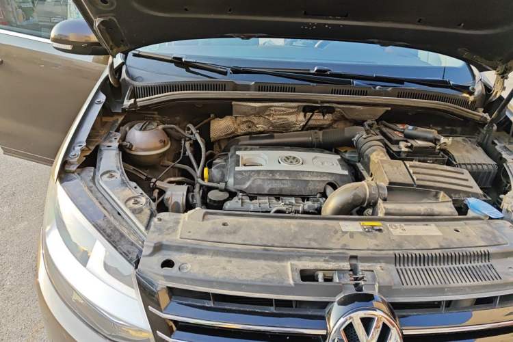 Used Volkswagen Sharan 2015 1.8TSI Comfort Model Engine Bay Right