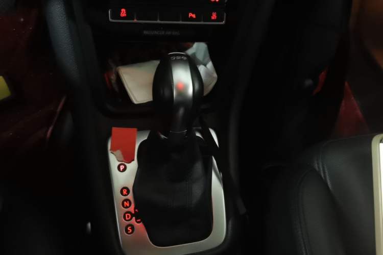 Used Volkswagen Sharan 2015 1.8TSI Comfort Model Gear Lever