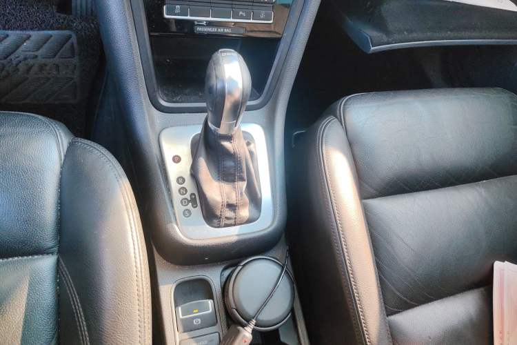 Used Volkswagen Sharan 2015 1.8TSI Comfort Model Gear Lever