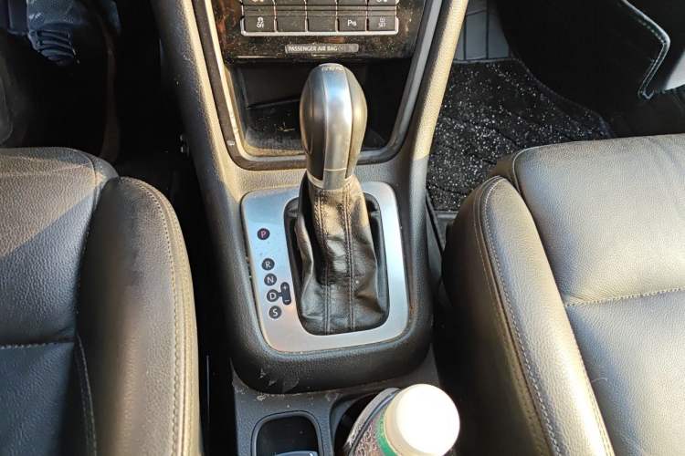 Used Volkswagen Sharan 2015 1.8TSI Comfort Model Gear Lever