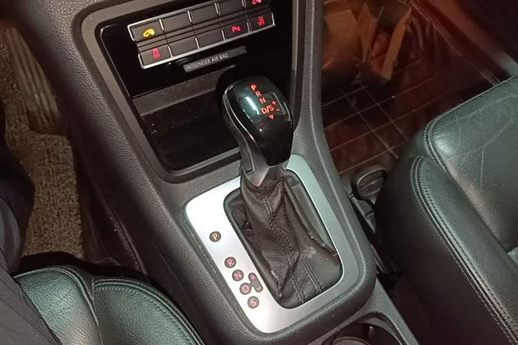 Used Volkswagen Sharan 2015 1.8TSI Comfort Model Gear Lever