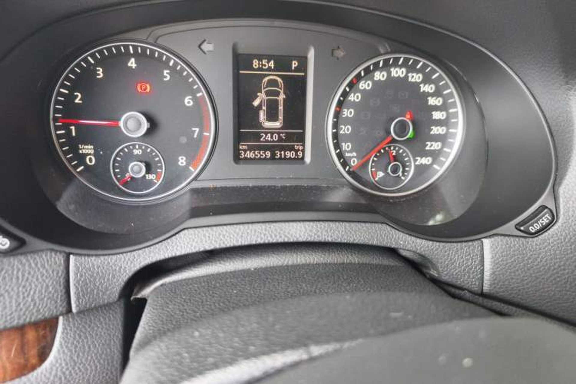 Used Volkswagen Sharan 2015 1.8TSI Comfort Model Odometer Close Up