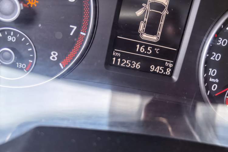 Used Volkswagen Sharan 2015 1.8TSI Comfort Model Odometer Close Up