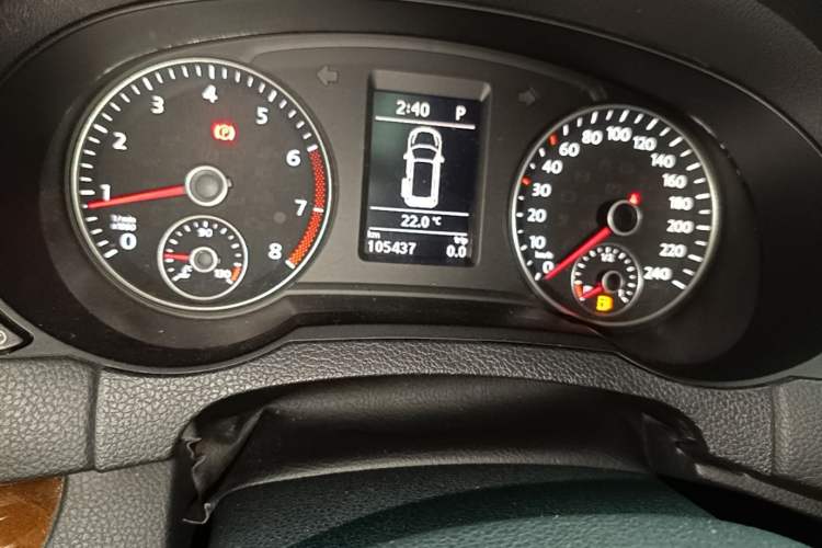 Used Volkswagen Sharan 2015 1.8TSI Comfort Model Odometer Close Up