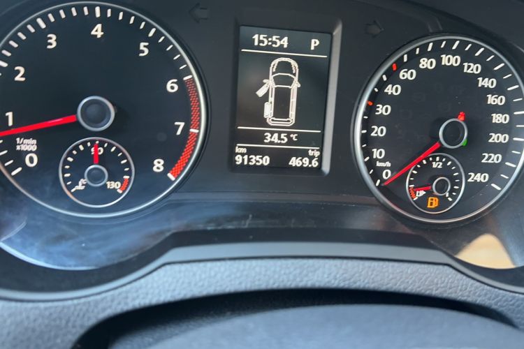 Used Volkswagen Sharan 2015 1.8TSI Comfort Model Odometer Close Up
