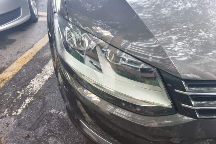 Used Volkswagen Sharan 2015 1.8TSI Comfort Model Right Front Headlight