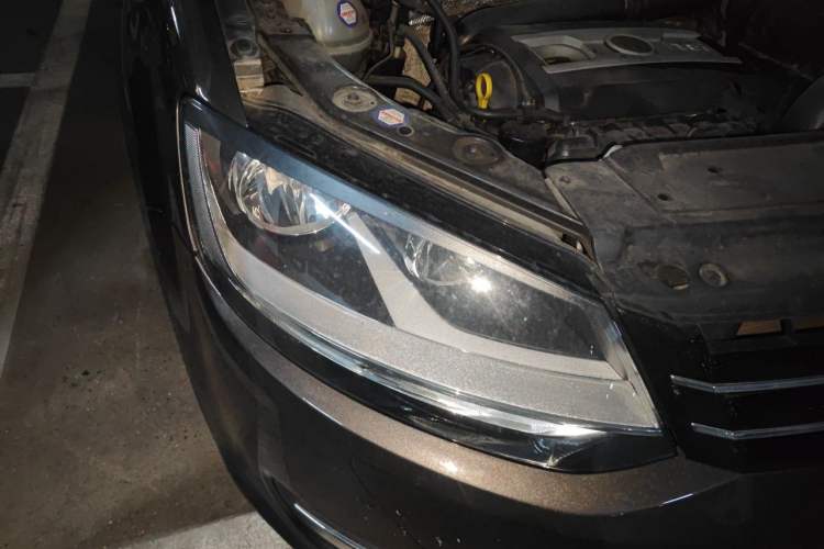 Used Volkswagen Sharan 2015 1.8TSI Comfort Model Right Front Headlight