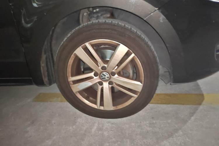 Used Volkswagen Sharan 2015 1.8TSI Comfort Model Right Front Wheel Hub