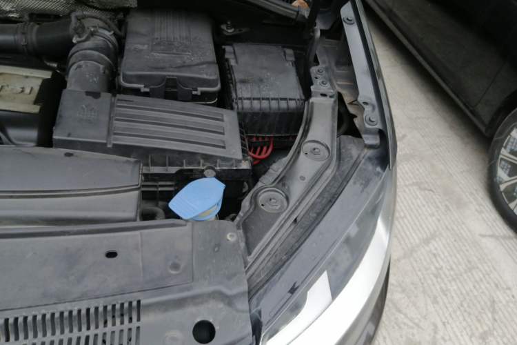 Used Volkswagen Sharan 2015 1.8TSI Comfort Model Engine Bay Left