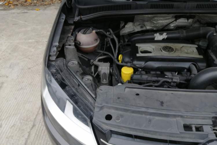 Used Volkswagen Sharan 2015 1.8TSI Comfort Model Engine Bay Right