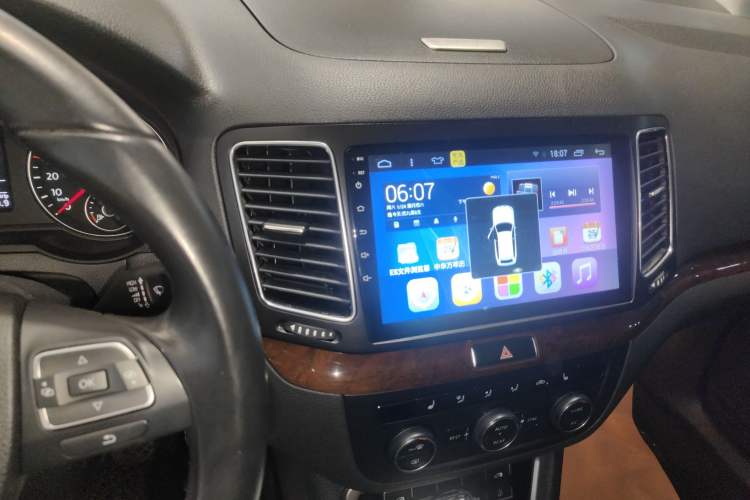 Used Volkswagen Sharan 2015 1.8TSI Comfort Model Audio And AC Panel