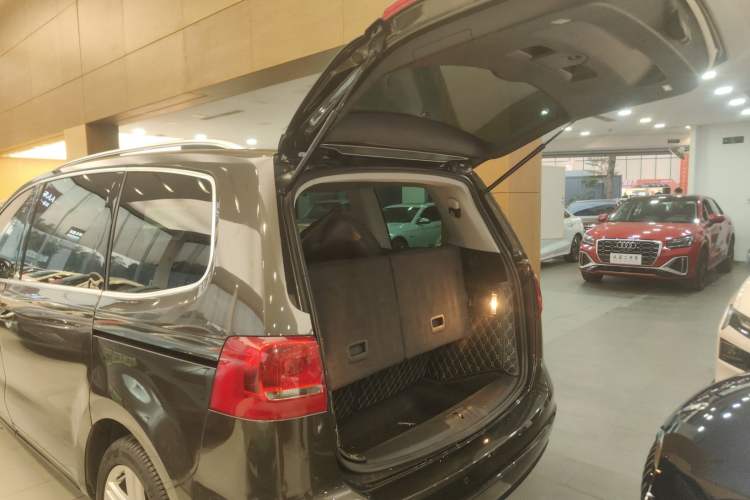 Used Volkswagen Sharan 2015 1.8TSI Comfort Model Trunk