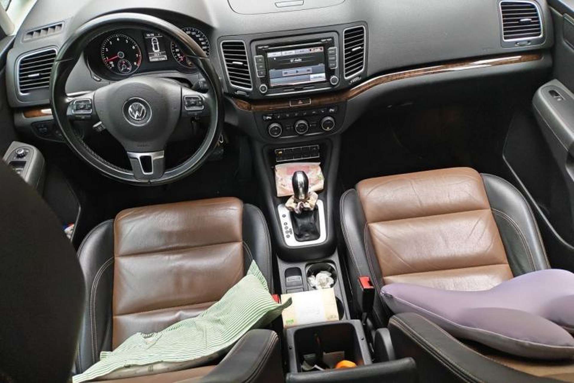 Used Volkswagen Sharan 2015 1.8TSI Comfort Model Center Console