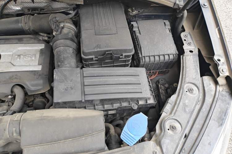 Used Volkswagen Sharan 2015 1.8TSI Comfort Model Engine Bay Left