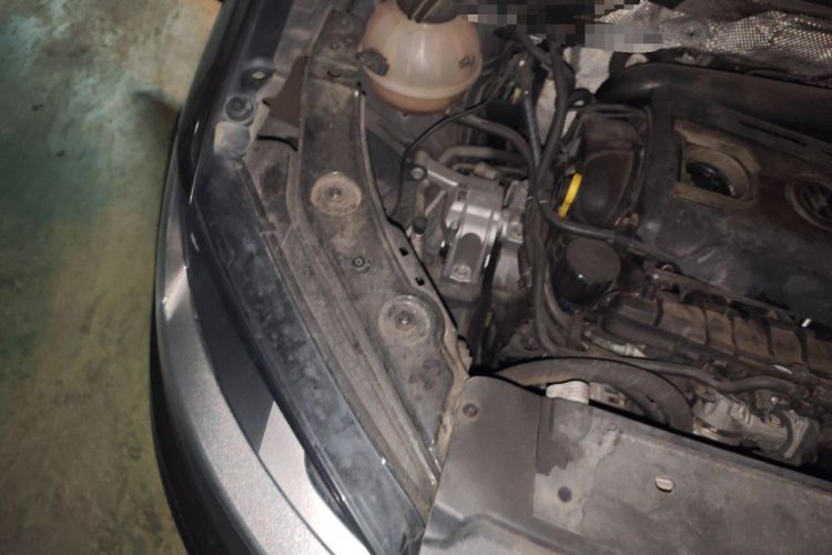Used Volkswagen Sharan 2015 1.8TSI Comfort Model Engine Bay Right
