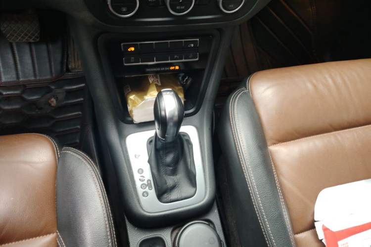 Used Volkswagen Sharan 2015 1.8TSI Comfort Model Gear Lever