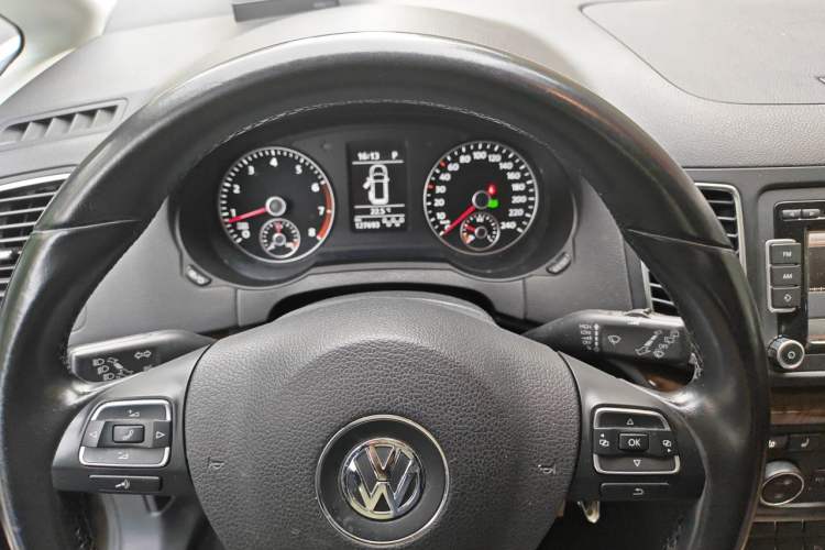 Used Volkswagen Sharan 2015 1.8TSI Comfort Model Instrument Cluster