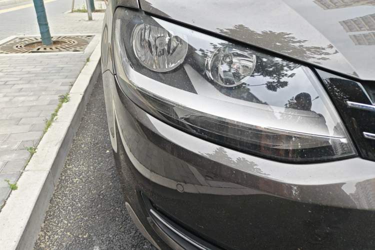 Used Volkswagen Sharan 2015 1.8TSI Comfort Model Right Front Headlight