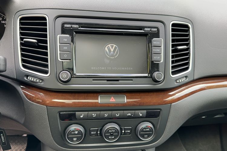 Used Volkswagen Sharan 2015 1.8TSI Comfort Model Audio And AC Panel