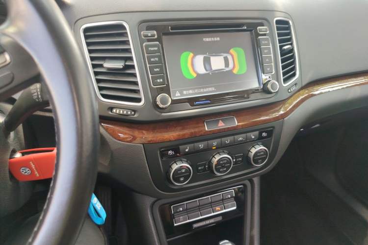 Used Volkswagen Sharan 2015 1.8TSI Comfort Model Audio And AC Panel
