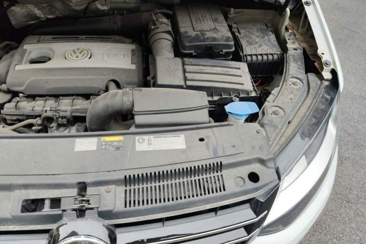 Used Volkswagen Sharan 2015 1.8TSI Comfort Model Engine Bay Left