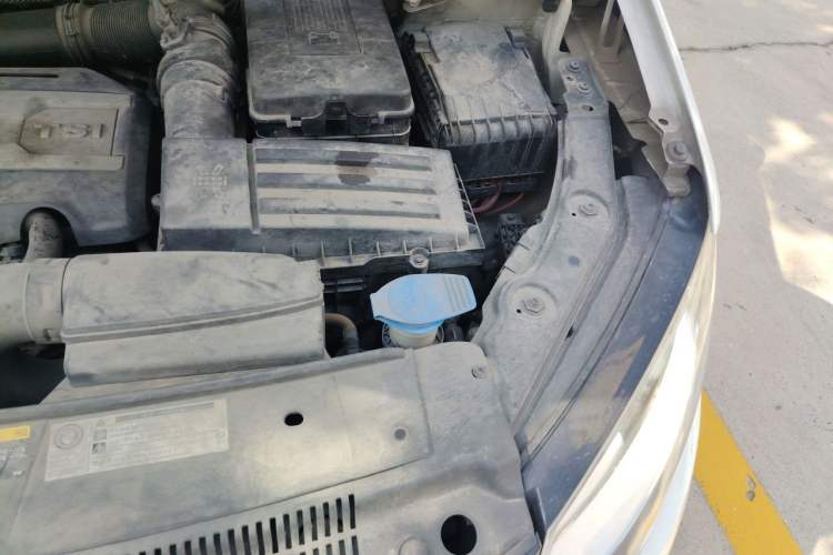 Used Volkswagen Sharan 2015 1.8TSI Comfort Model Engine Bay Left